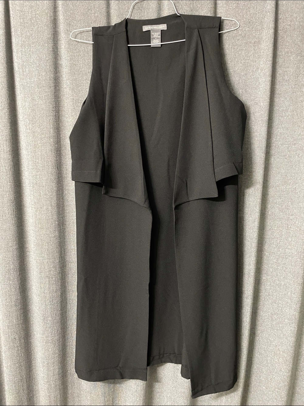 Kate & Mallory Black Sleeveless Long  Drape Vest
